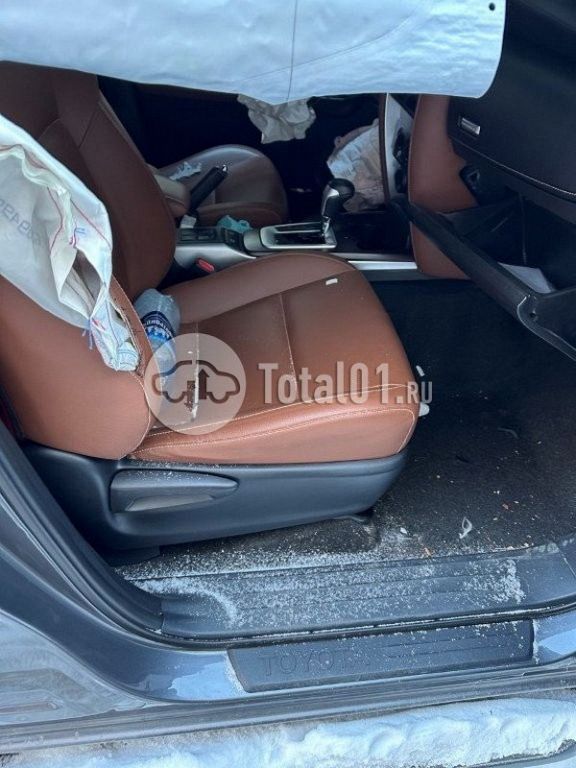 Фото Toyota Fortuner 144