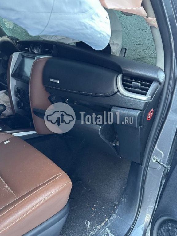 Фото Toyota Fortuner 202