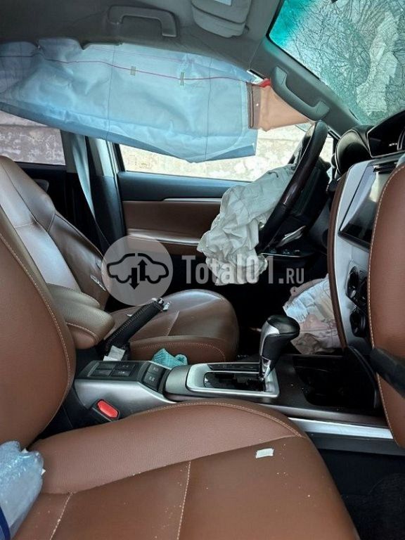 Фото Toyota Fortuner 230