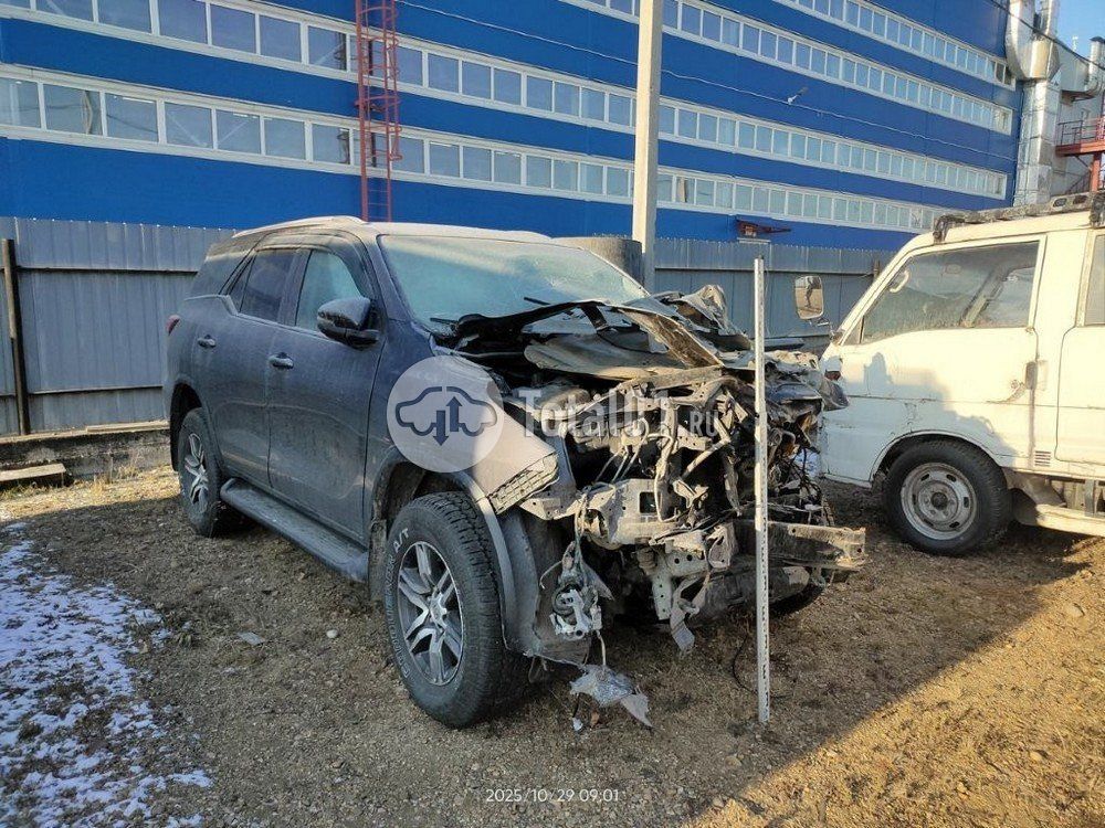 Фото Toyota Fortuner 232