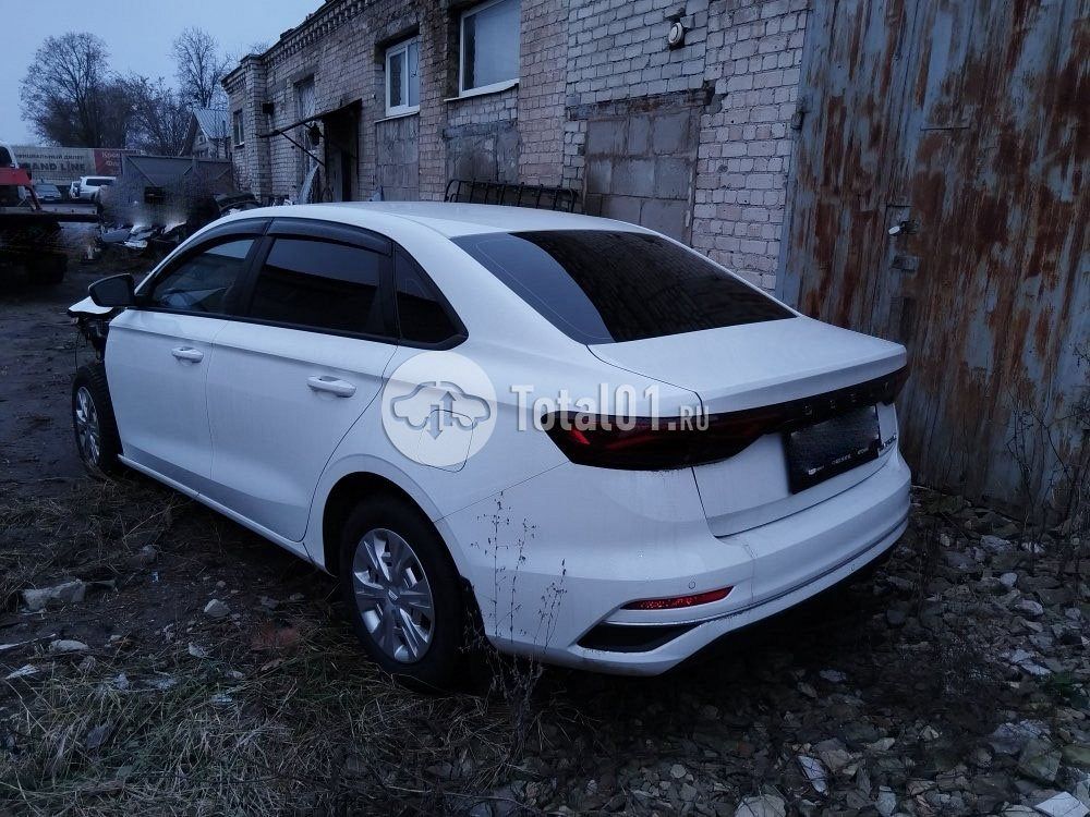 Фото Geely Emgrand 12