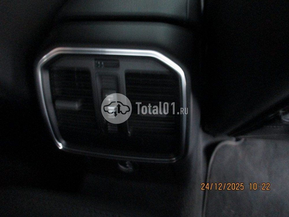 Фото Porsche Macan 36