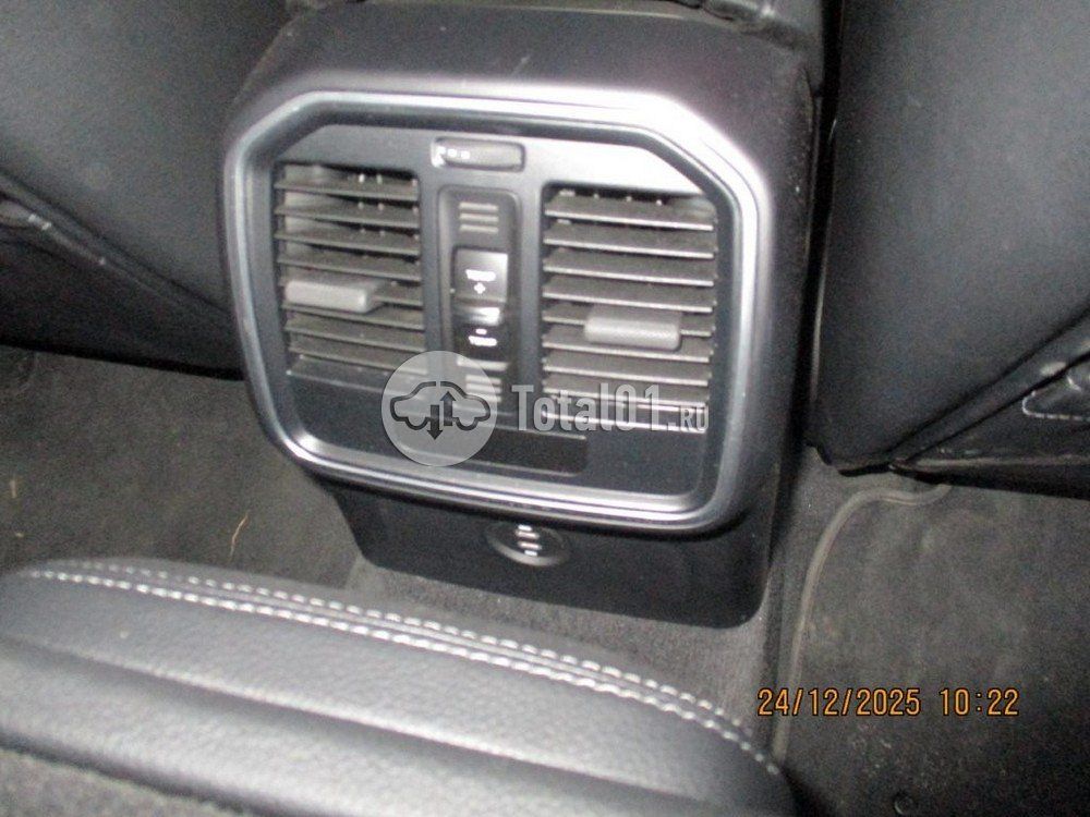 Фото Porsche Macan 38