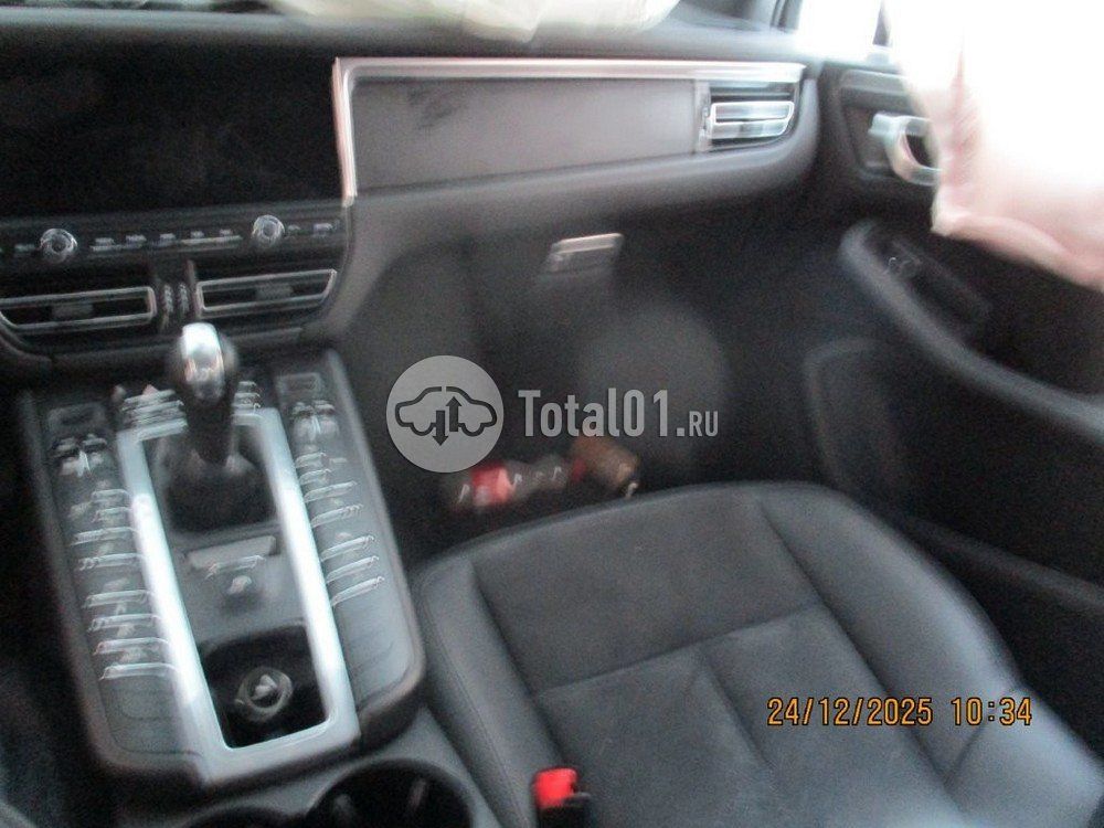 Фото Porsche Macan 270