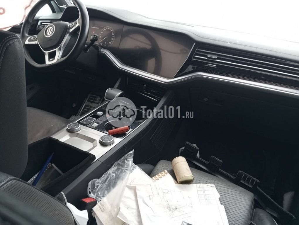Фото Volkswagen Touareg 80