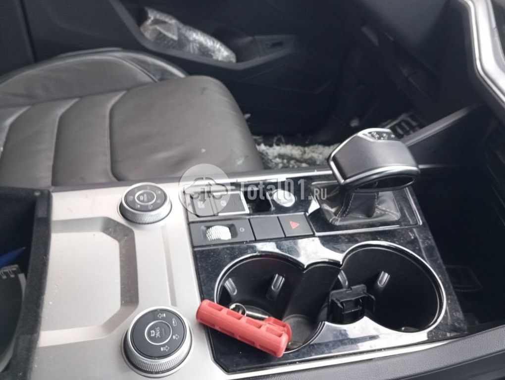 Фото Volkswagen Touareg 90