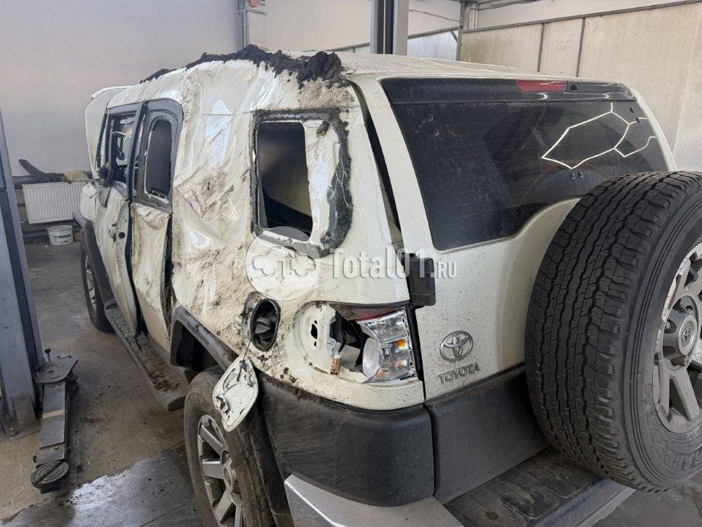 Фото Toyota FJ Cruiser 34