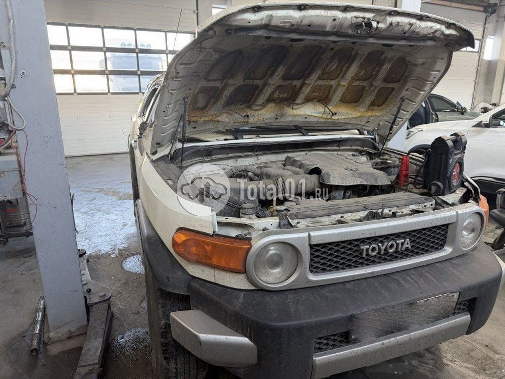 Фото Toyota FJ Cruiser 46