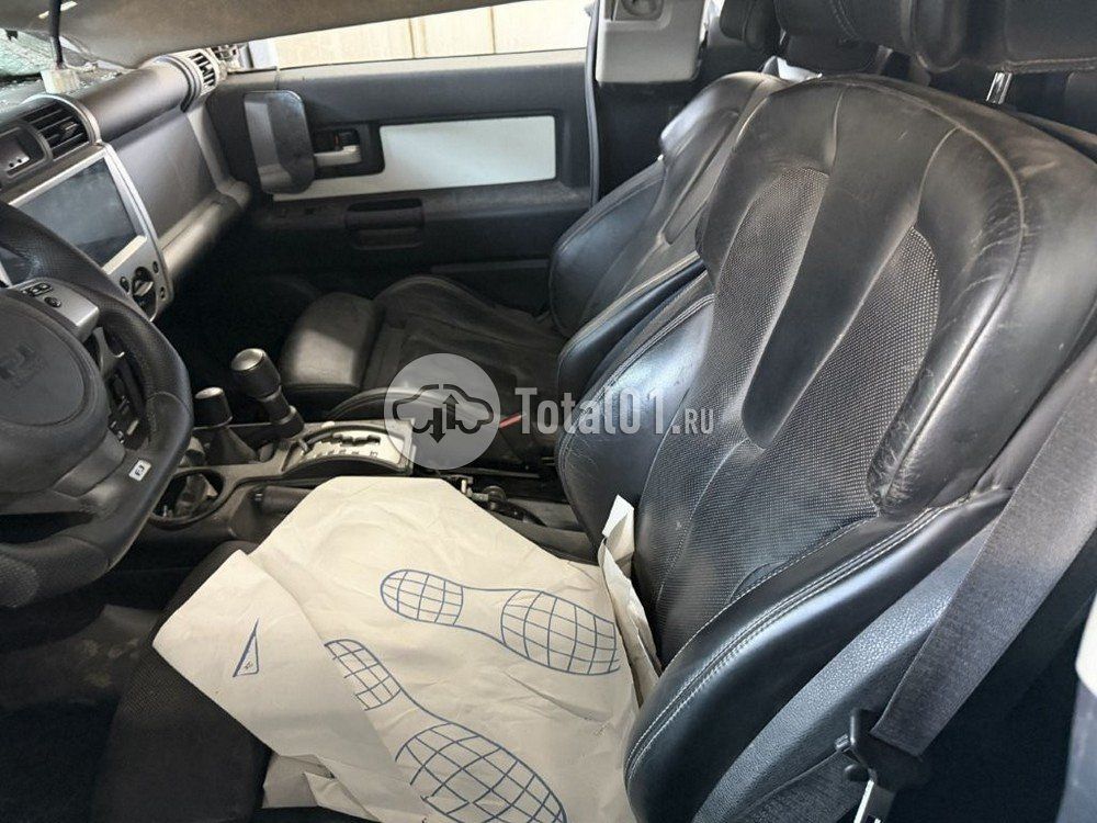 Фото Toyota FJ Cruiser 64