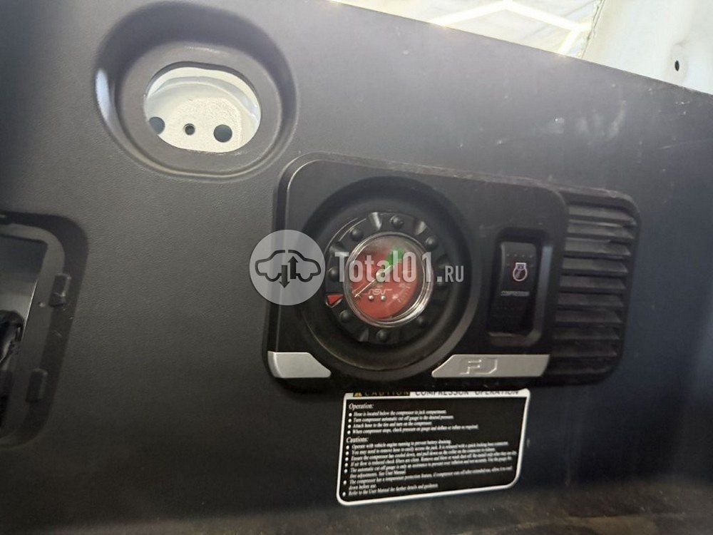 Фото Toyota FJ Cruiser 98