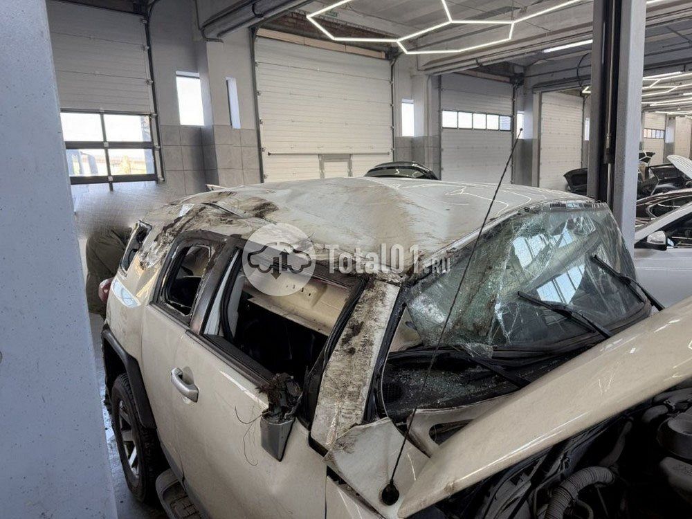 Фото Toyota FJ Cruiser 122