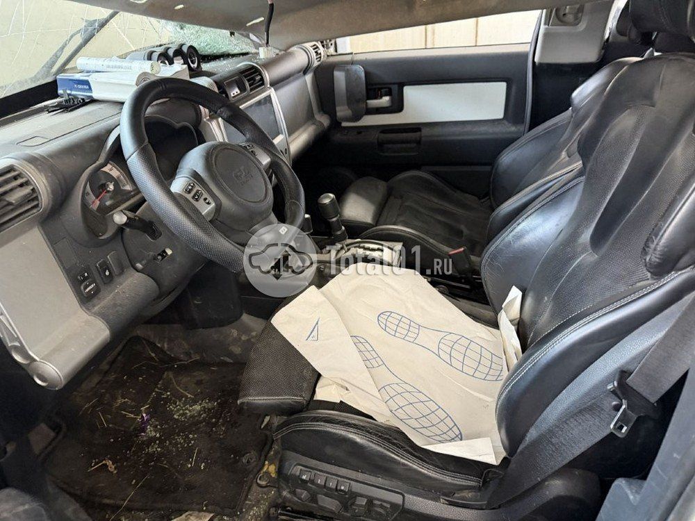 Фото Toyota FJ Cruiser 132