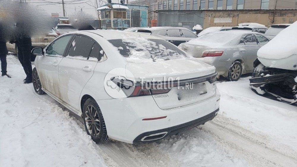 Фото OMODA S5 12