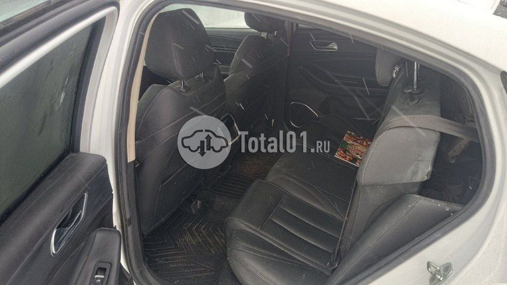 Фото OMODA S5 28