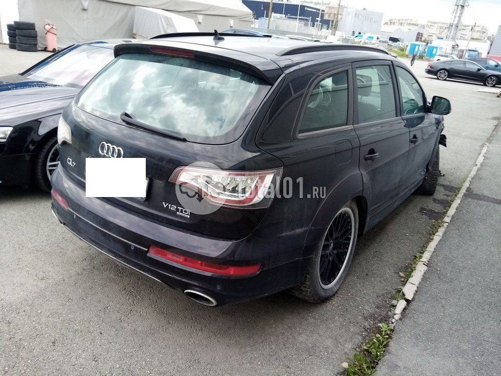 Фото Audi Q7 8