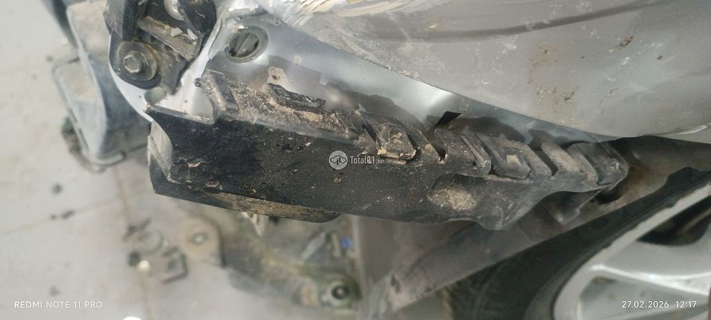 Фото Chevrolet Cruze 24