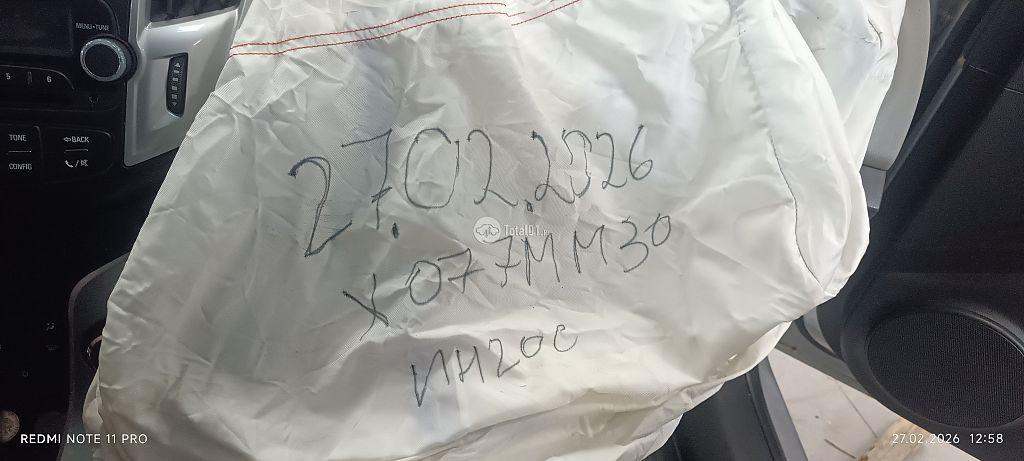 Фото Chevrolet Cruze 36