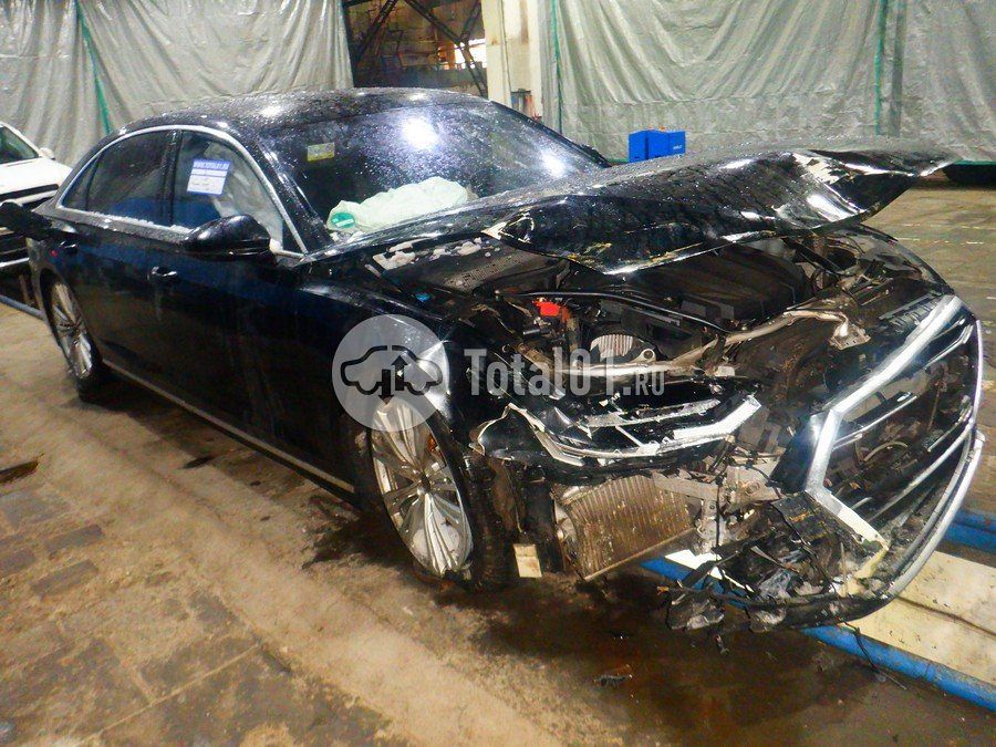 Фото Audi A8L 12