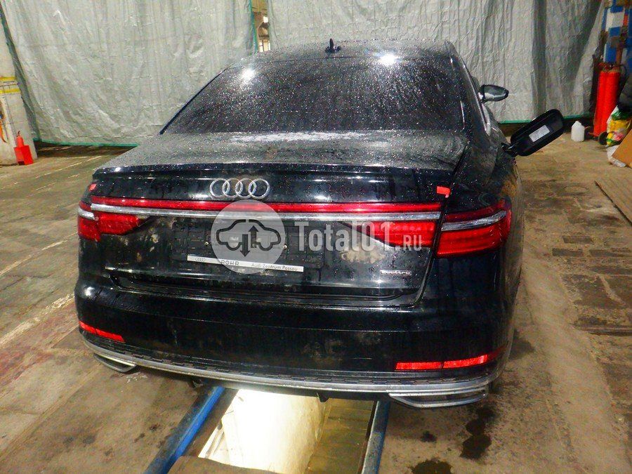 Фото Audi A8L 14