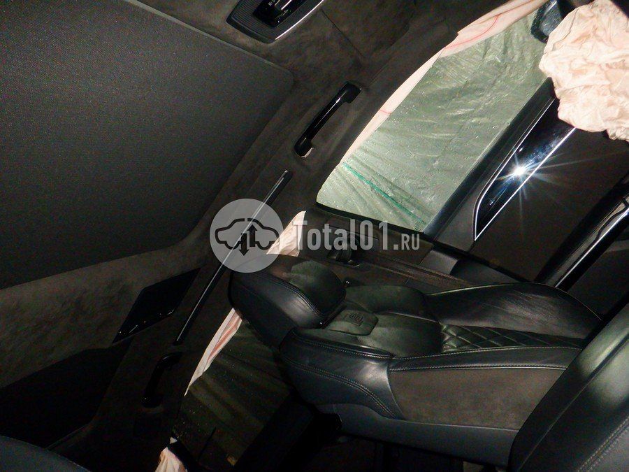 Фото Audi A8L 24