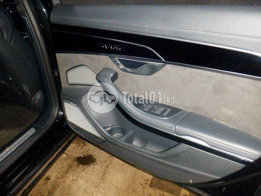 Фото Audi A8L 38
