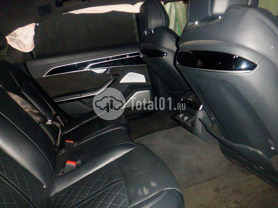 Фото Audi A8L 40