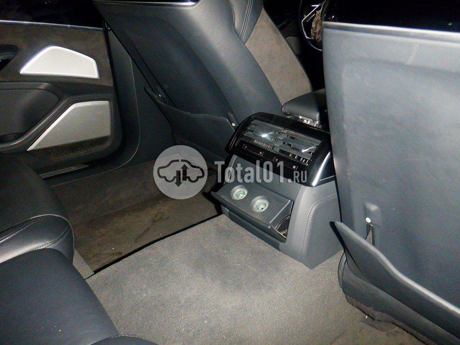 Фото Audi A8L 46