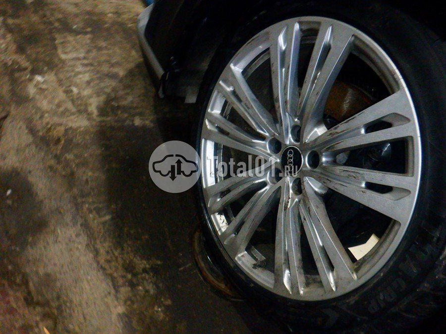 Фото Audi A8L 180