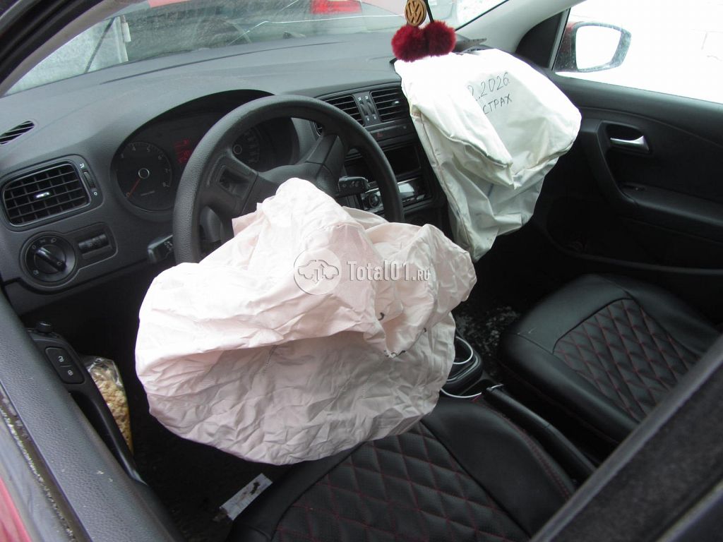 Фото Volkswagen Polo 28