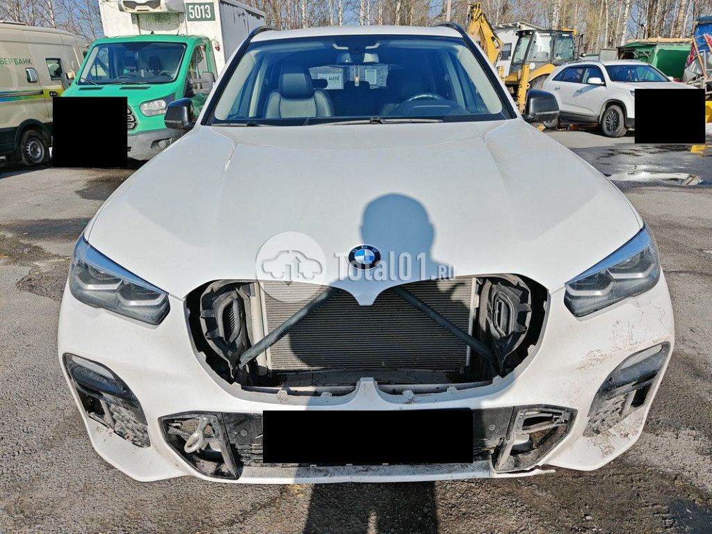 Фото BMW X5 4
