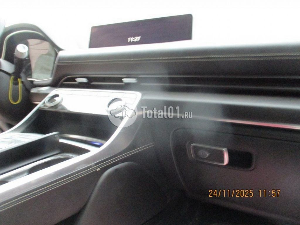 Фото Genesis GV80 44