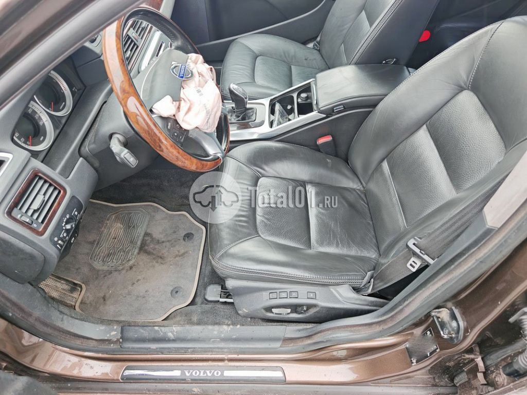 Фото Volvo XC70 82