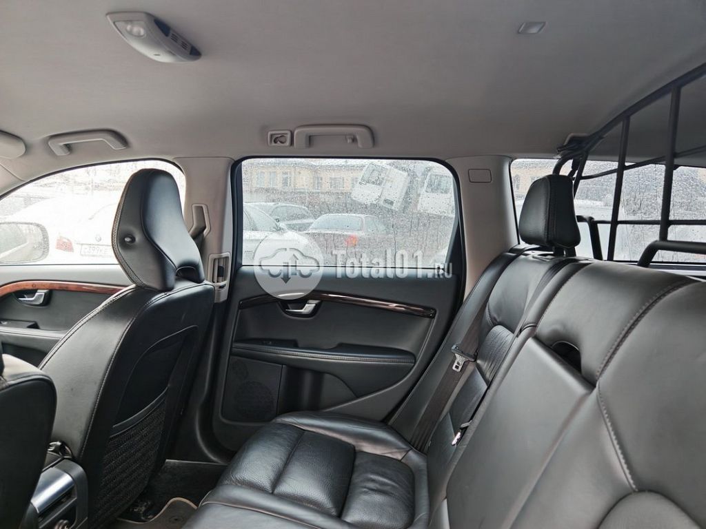 Фото Volvo XC70 102