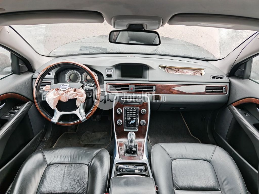 Фото Volvo XC70 106