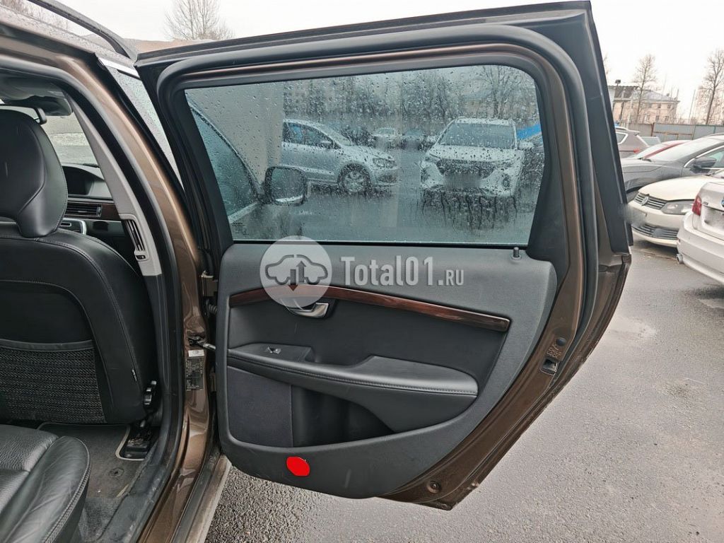 Фото Volvo XC70 132