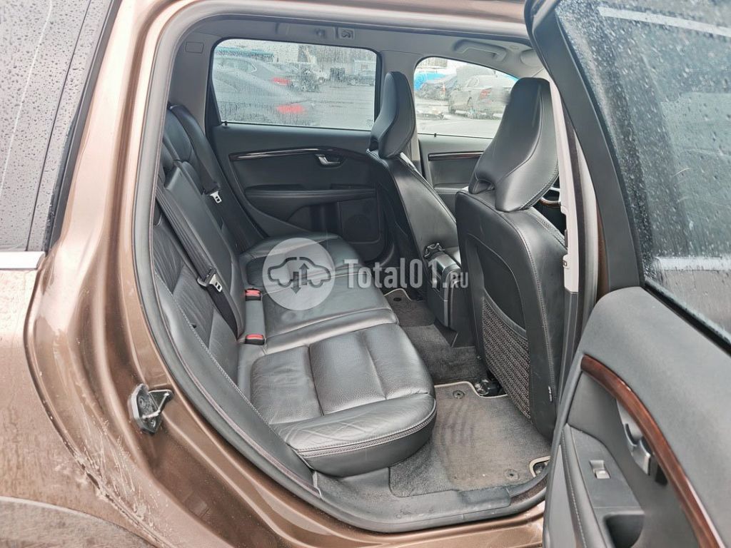 Фото Volvo XC70 136