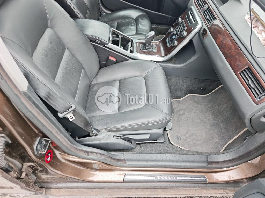 Фото Volvo XC70 152
