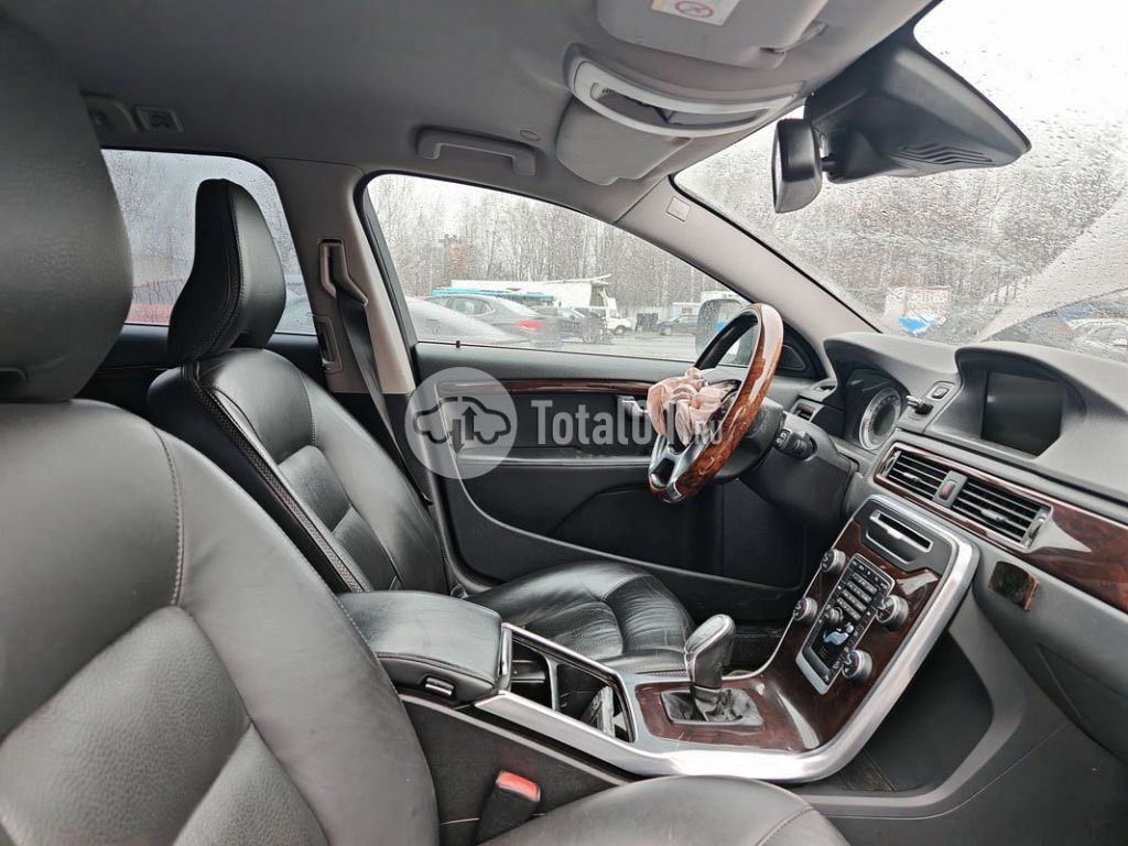 Фото Volvo XC70 154