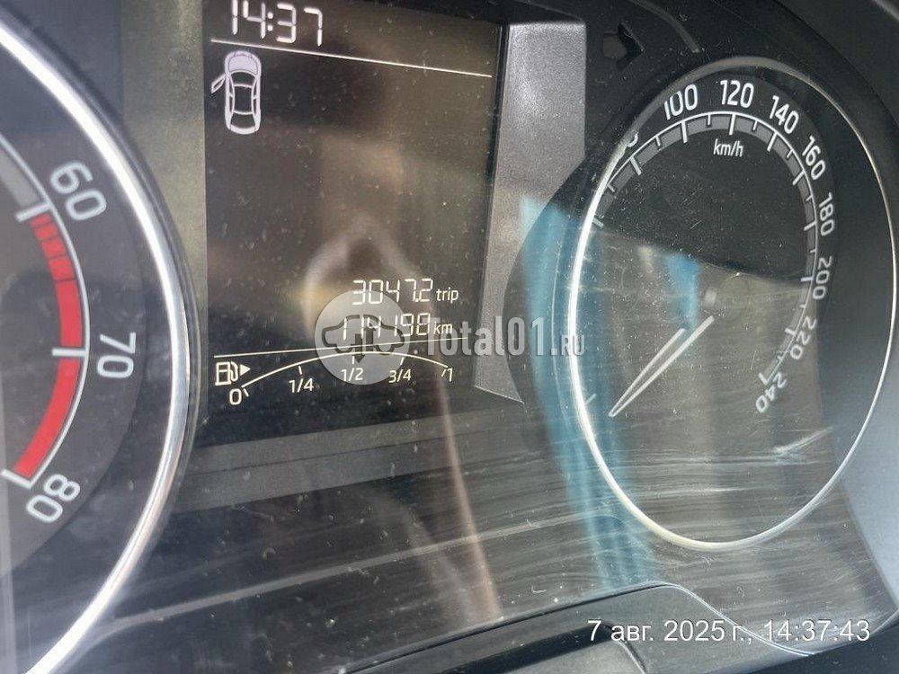 Фото Skoda Rapid 12