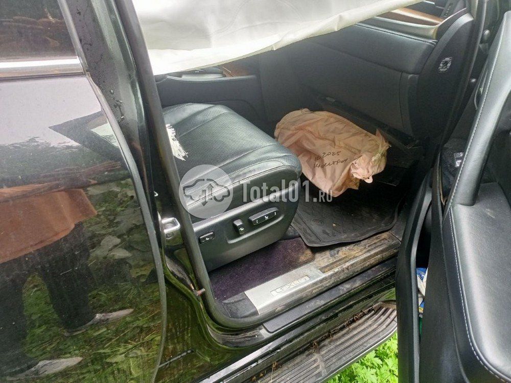 Фото Lexus LX 38