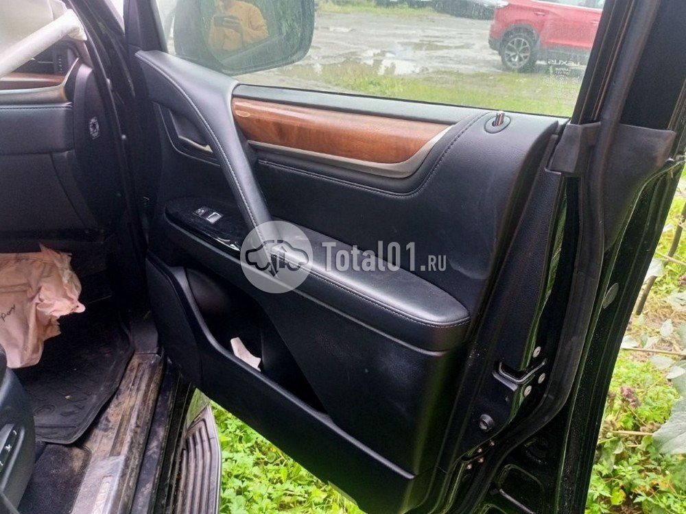 Фото Lexus LX 40