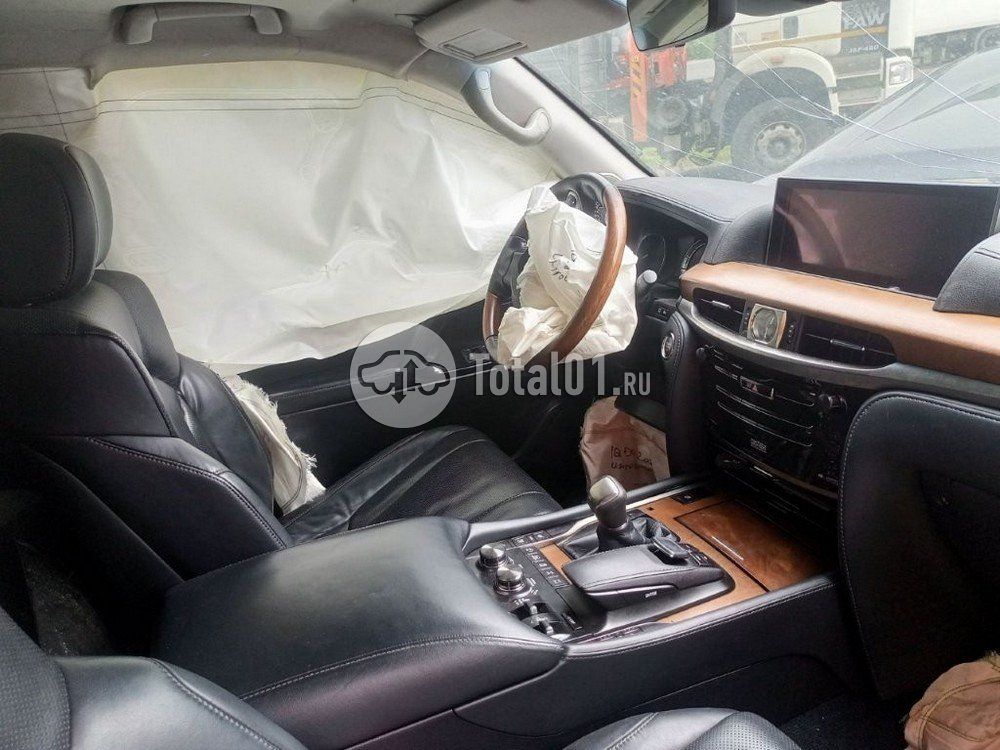 Фото Lexus LX 44
