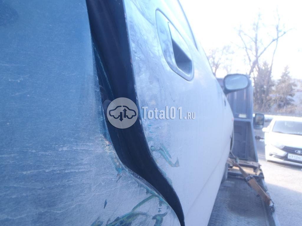 Фото Mitsubishi Carisma 14