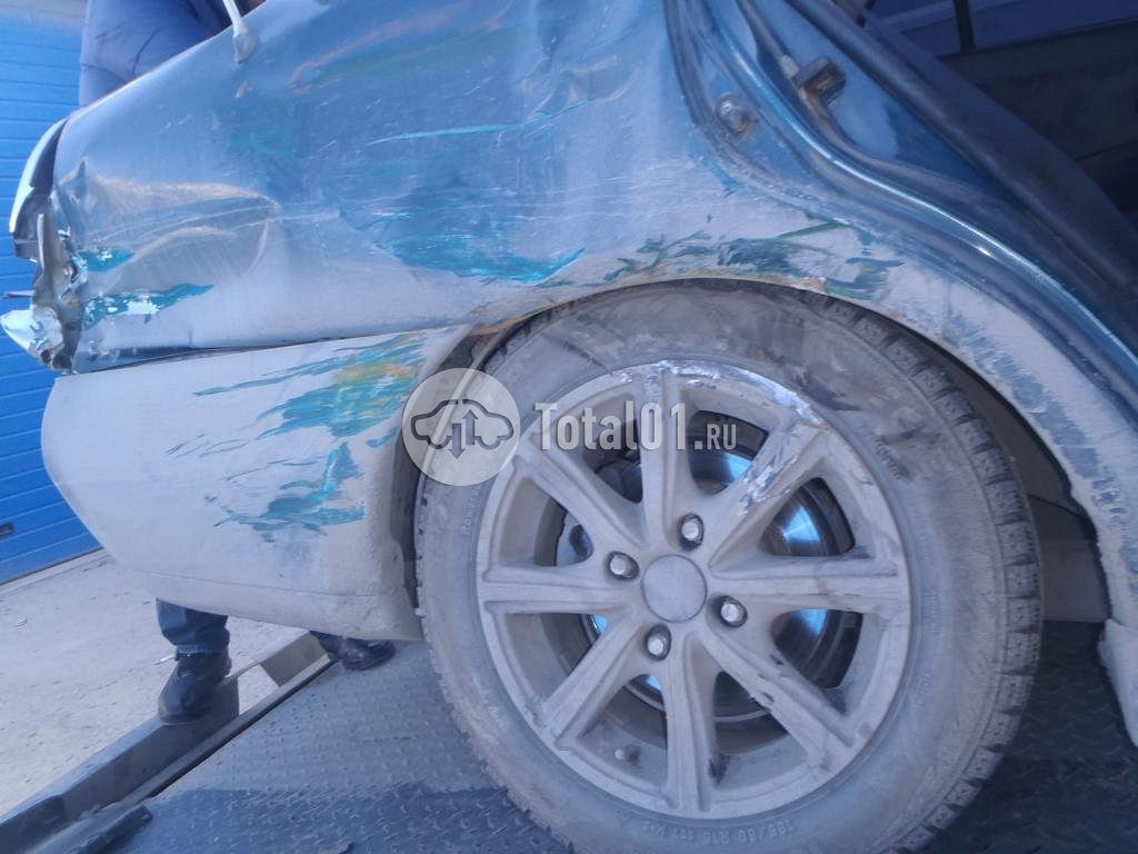 Фото Mitsubishi Carisma 24