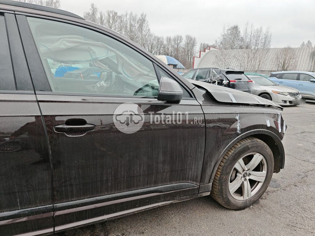 Фото Audi Q7 48