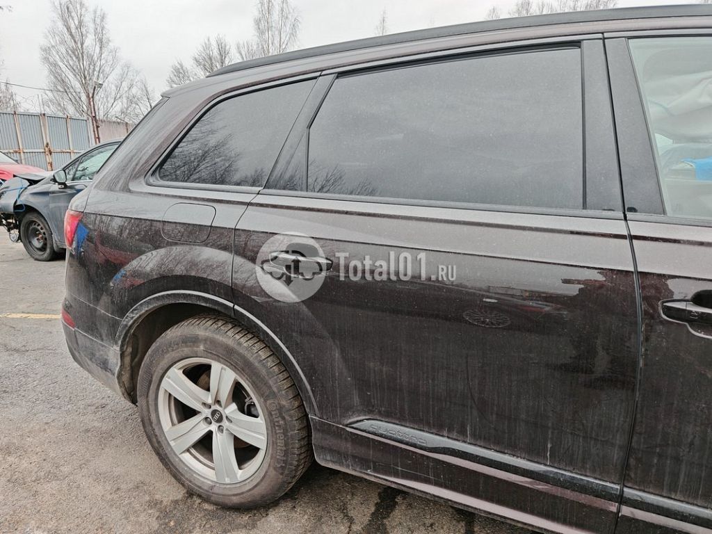 Фото Audi Q7 50
