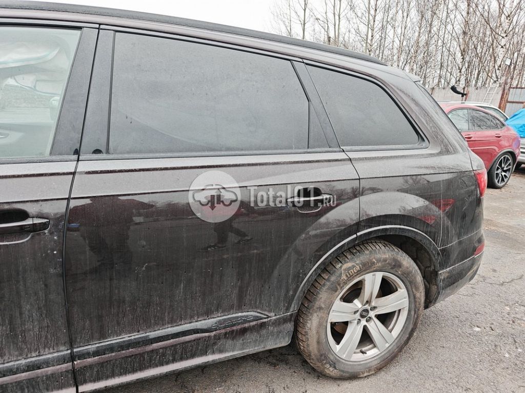 Фото Audi Q7 60