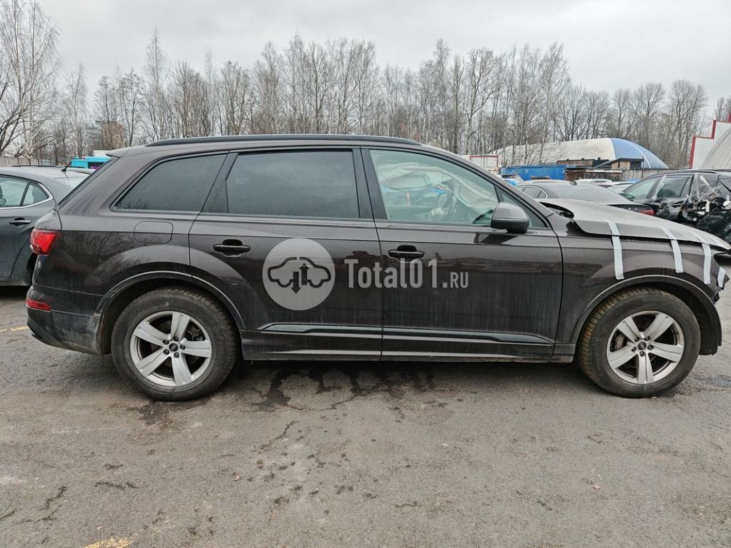 Фото Audi Q7 76