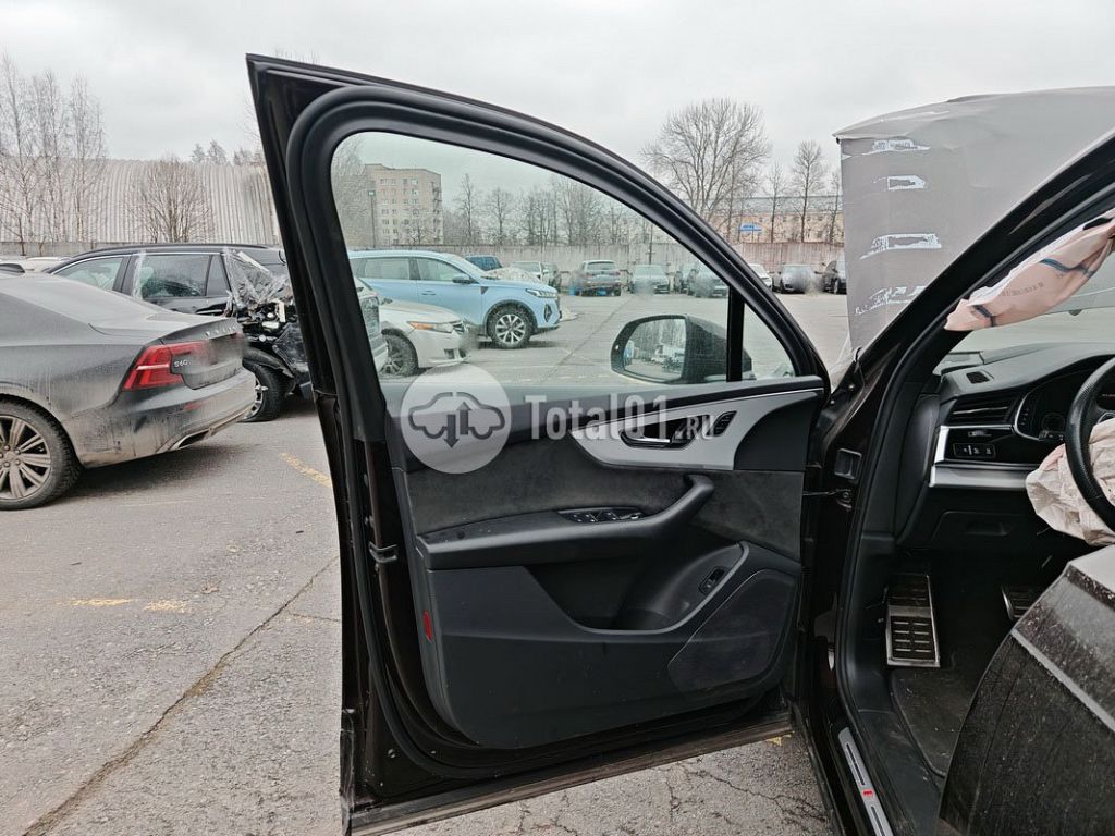 Фото Audi Q7 126