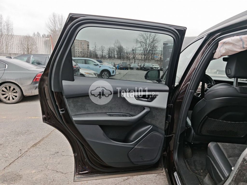 Фото Audi Q7 144